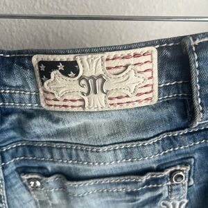 Miss Me Flag Patriotic Stars & Stripes Picket Distressed Jean Shorts. Size 27